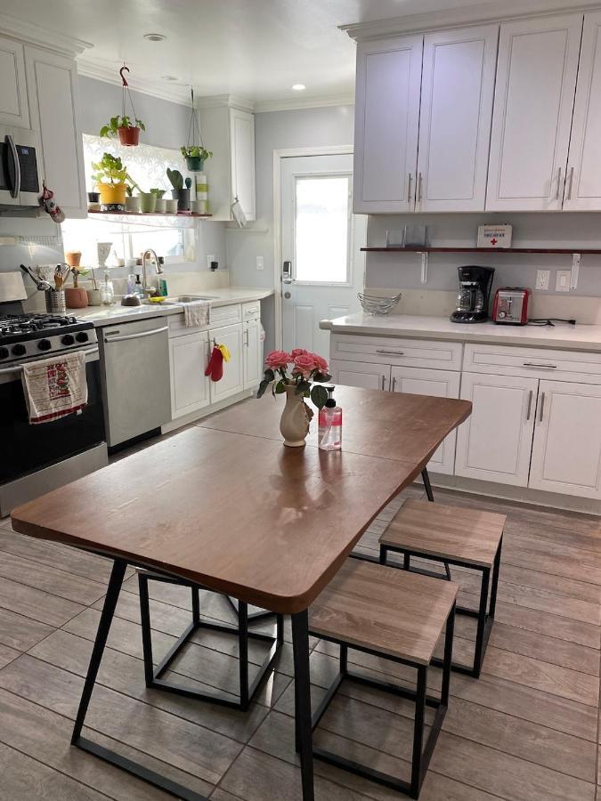 Private W/ Private Full Bathroom & Wifi & Ac & Shared Kitchen In Angeles Los Ángeles