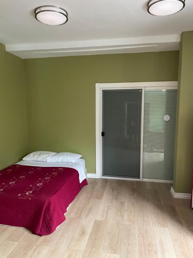 Habitación en casa particular Private W/ Private Full Bathroom & Wifi & Ac & Shared Kitchen In Angeles Los Ángeles