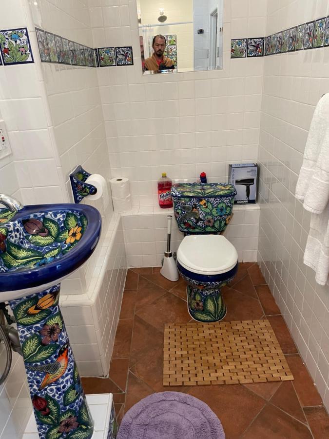 Habitación en casa particular Private W/ Private Full Bathroom & Wifi & Ac & Shared Kitchen In Angeles *