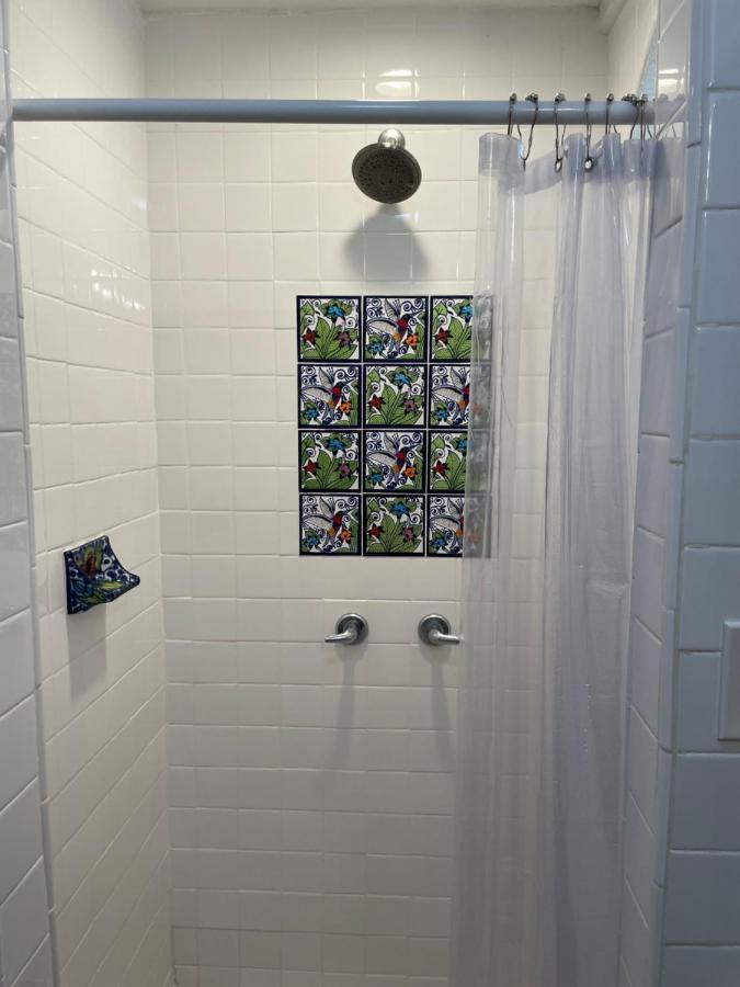 Private W/ Private Full Bathroom & Wifi & Ac & Shared Kitchen In Angeles * Los Ángeles