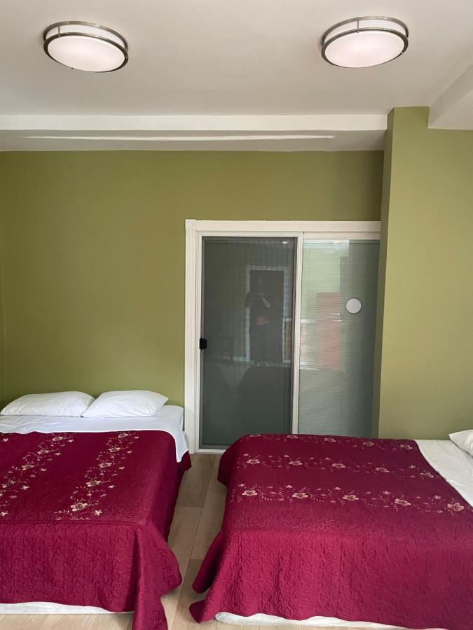 Private W/ Private Full Bathroom & Wifi & Ac & Shared Kitchen In Angeles Habitación en casa particular *
