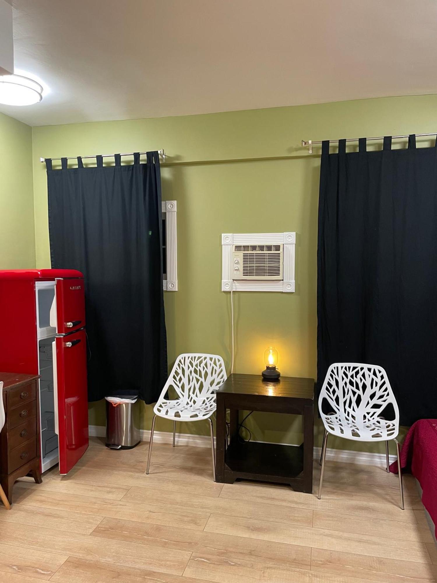 Habitación en casa particular Private W/ Private Full Bathroom & Wifi & Ac & Shared Kitchen In Angeles Los Ángeles