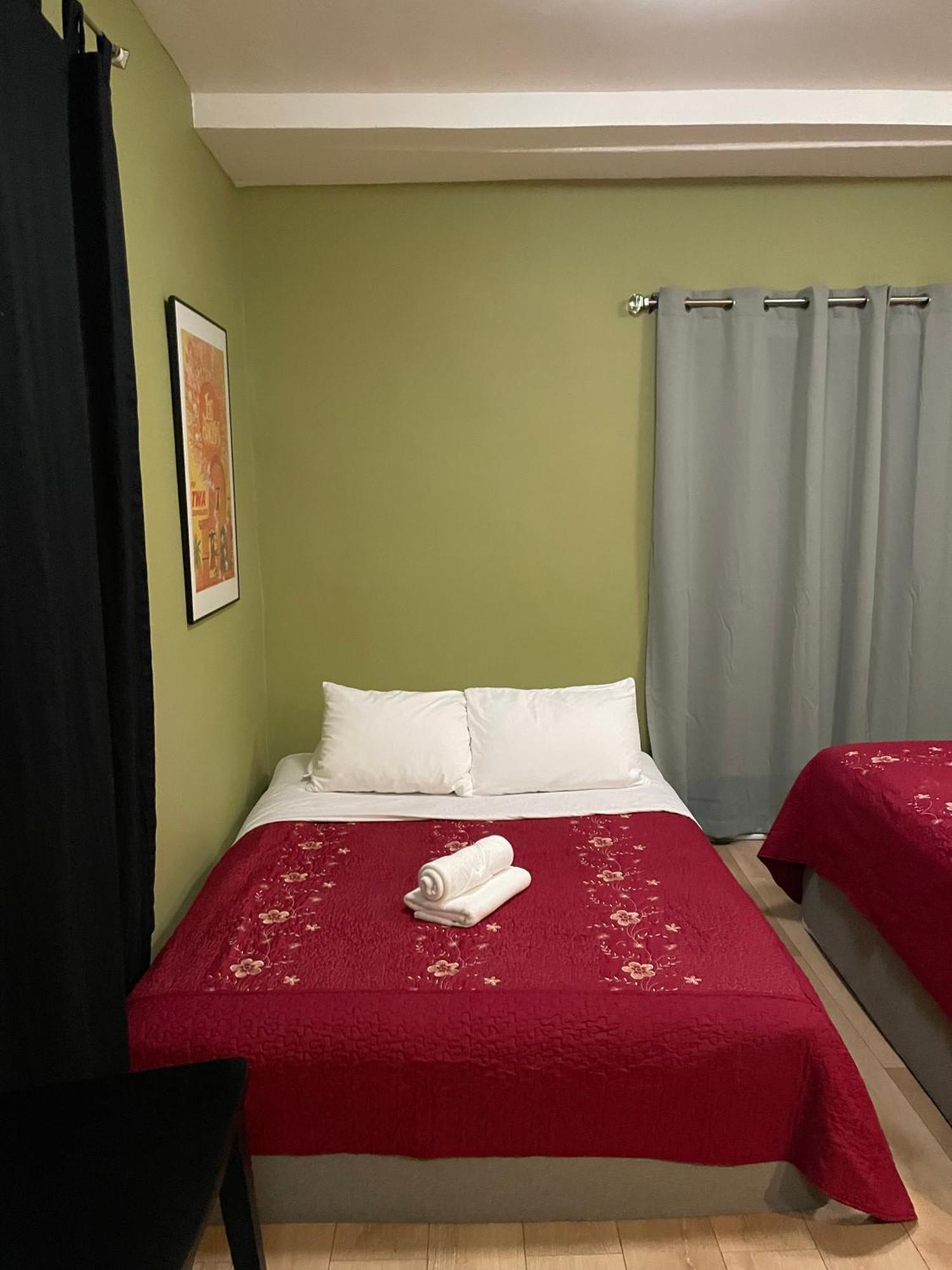 Habitación en casa particular Private W/ Private Full Bathroom & Wifi & Ac & Shared Kitchen In Angeles *